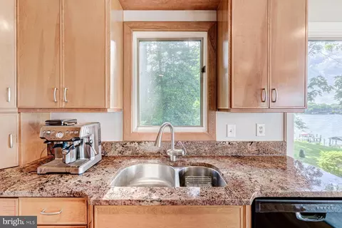 Kitchen - 2930 Edgewater Dr, Edgewater, MD 21037 photo 8 of 10