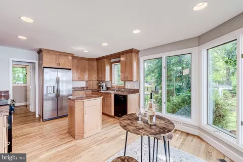 Kitchen - 2930 Edgewater Dr, Edgewater, MD 21037 photo 4 of 10