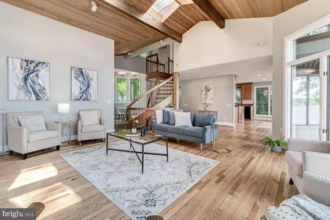 Living - 2930 Edgewater Dr, Edgewater, MD 21037 photo 6 of 8