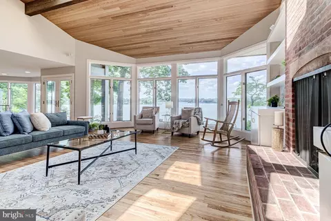 Living - 2930 Edgewater Dr, Edgewater, MD 21037 photo 1 of 8
