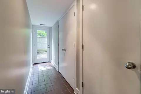 Entry Way - 2930 Edgewater Dr, Edgewater, MD 21037 photo 12 of 14