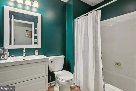 Bath - 2550 Windy Oak Ct, Crofton, MD 21114 photo 1 of 1