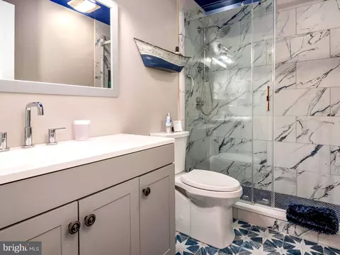 Bath - 114 Conduit St, Annapolis, MD 21401 photo 1 of 3