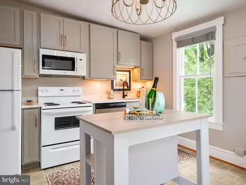 Kitchen - 114 Conduit St, Annapolis, MD 21401 photo 3 of 4