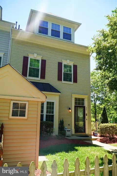 801 Estuary Dr, Odenton, MD 21113 photo 2