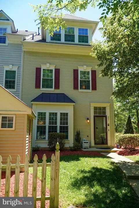 801 Estuary Dr, Odenton, MD 21113