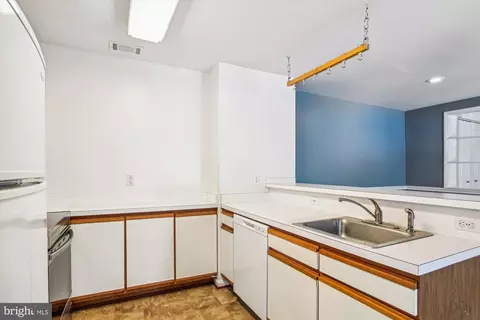 40 E Hearthstone Ct #E, Annapolis, MD 21403 photo 11