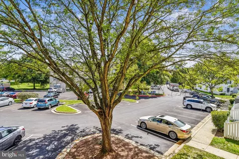 40 E Hearthstone Ct #E, Annapolis, MD 21403 photo 2