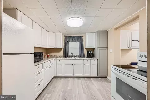 Entry Way - 5220 Nick Rd, Shady Side, MD 20764 photo 1 of 1