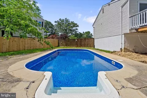 95 Creekview Ct, Pasadena, MD 21122 photo 40