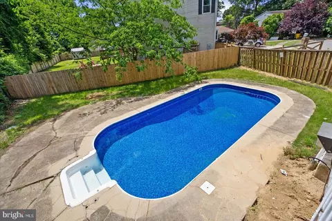 95 Creekview Ct, Pasadena, MD 21122 photo 3