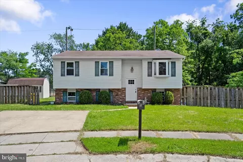 95 Creekview Ct, Pasadena, MD 21122 photo 2