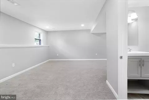 95 Creekview Ct, Pasadena, MD 21122 photo 28