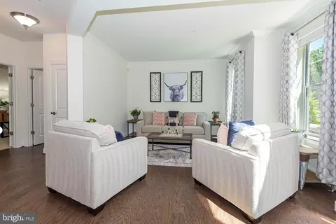 Living - 552 Broadneck Rd, Annapolis, MD 21409 photo 1 of 2