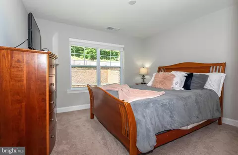 Bedroom - 552 Broadneck Rd, Annapolis, MD 21409 photo 4 of 5
