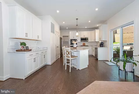 Entry Way - 552 Broadneck Rd, Annapolis, MD 21409 photo 9 of 25