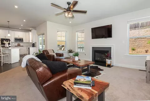 Entry Way - 552 Broadneck Rd, Annapolis, MD 21409 photo 12 of 25