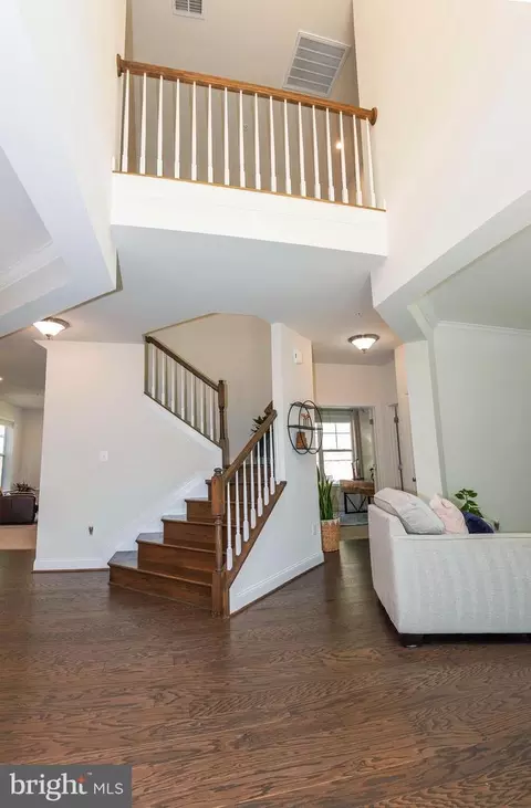 Entry Way - 552 Broadneck Rd, Annapolis, MD 21409 photo 7 of 25