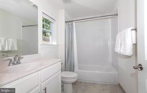 Entry Way - 552 Broadneck Rd, Annapolis, MD 21409 photo 23 of 25