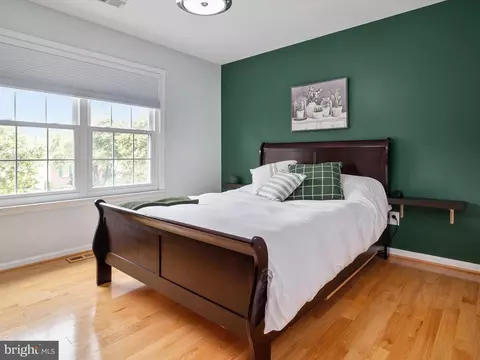 Bedroom - 416 Music Ln, Linthicum, MD 21090 photo 4 of 8