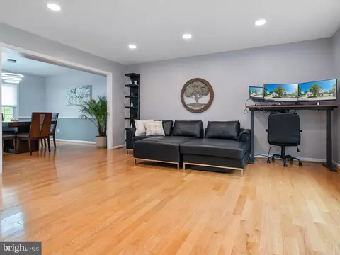 Living - 416 Music Ln, Linthicum, MD 21090 photo 1 of 5