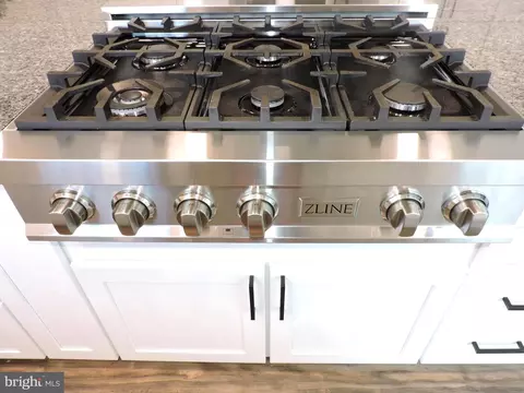 Kitchen - 416 Music Ln, Linthicum, MD 21090 photo 3 of 6