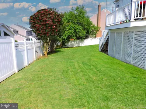 Exterior - 416 Music Ln, Linthicum, MD 21090 photo 5 of 10