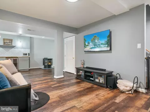 Living - 416 Music Ln, Linthicum, MD 21090 photo 5 of 5