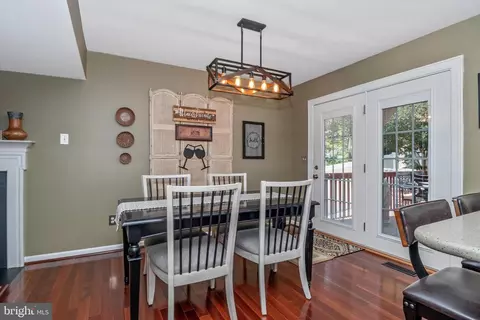 672 207th St, Pasadena, MD 21122 photo 17