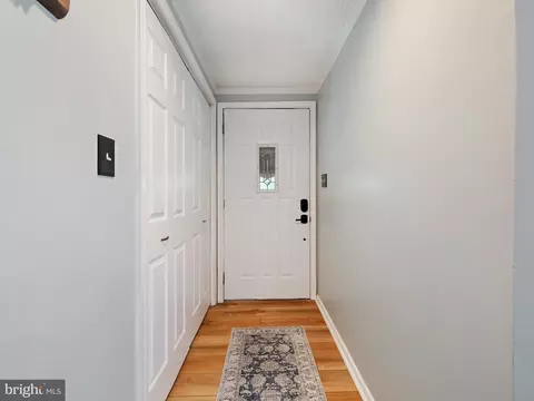 Entry Way - 1231 Magothy Rd, Pasadena, MD 21122 photo 1 of 2