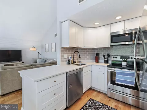 Kitchen - 1231 Magothy Rd, Pasadena, MD 21122 photo 1 of 2