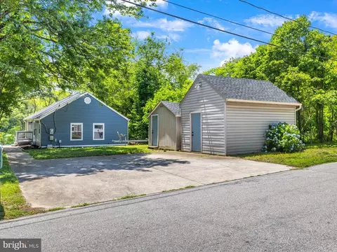 Exterior - 1231 Magothy Rd, Pasadena, MD 21122 photo 2 of 8