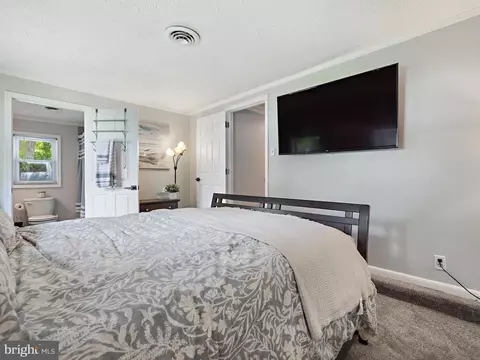 Bedroom - 1231 Magothy Rd, Pasadena, MD 21122 photo 2 of 5