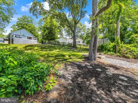 Exterior - 1231 Magothy Rd, Pasadena, MD 21122 photo 7 of 8