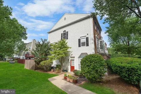 2072 Pawlet Dr #45C, Crofton, MD 21114 photo 2