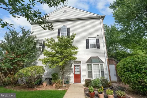 2072 Pawlet Dr #45C, Crofton, MD 21114 photo 3