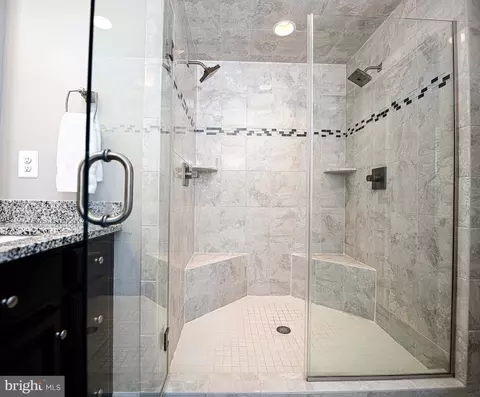 Bath - 2936 Middleham Ct, Hanover, MD 21076 photo 3 of 5