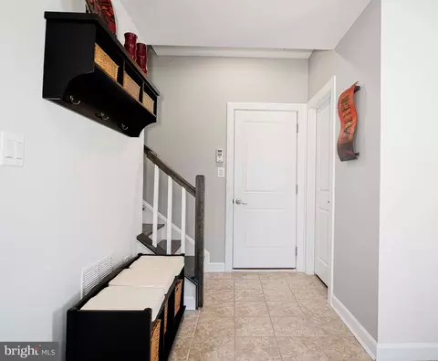 Entry Way - 2936 Middleham Ct, Hanover, MD 21076 photo 2 of 3