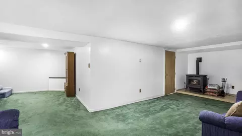 Entry Way - 208 10th St, Pasadena, MD 21122 photo 2 of 3