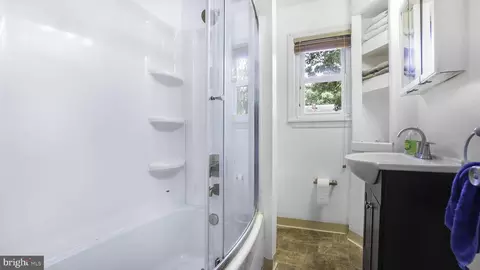 Entry Way - 208 10th St, Pasadena, MD 21122 photo 1 of 3