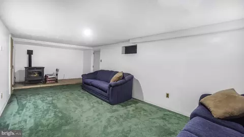 Entry Way - 208 10th St, Pasadena, MD 21122 photo 3 of 3