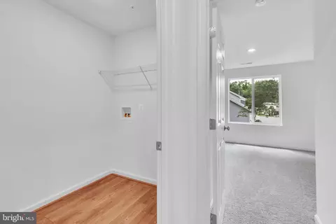 Entry Way - 203 Featherstone Rd, Pasadena, MD 21122 photo 9 of 10