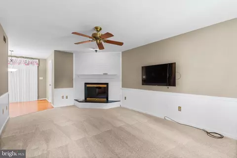 Living - Undisclosed, Crofton, MD 21114 photo 4 of 5