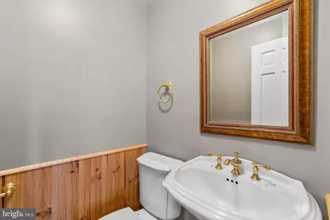 Bath - Undisclosed, Crofton, MD 21114 photo 1 of 3