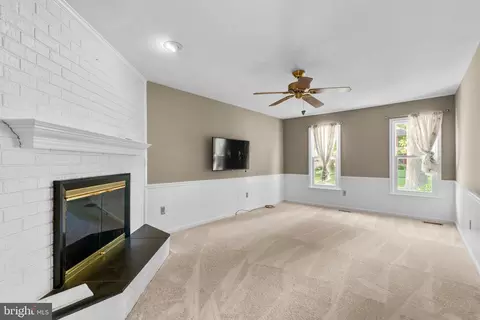 Living - Undisclosed, Crofton, MD 21114 photo 3 of 5