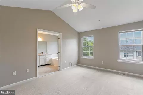 Entry Way - 3032 Spice Bush Rd, Laurel, MD 20724 photo 3 of 6
