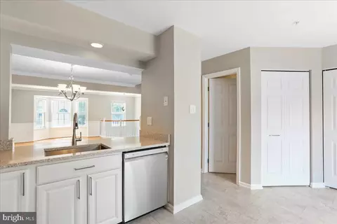 Entry Way - 3032 Spice Bush Rd, Laurel, MD 20724 photo 2 of 6