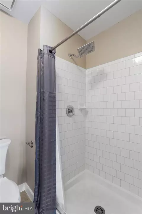Bath - 3032 Spice Bush Rd, Laurel, MD 20724 photo 3 of 5