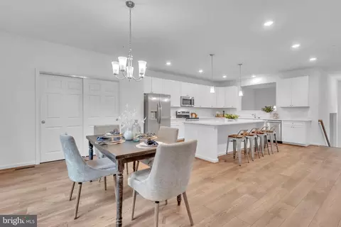 205 Featherstone Rd, Pasadena, MD 21122