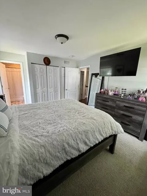 Bedroom - 242 11th St, Pasadena, MD 21122 photo 3 of 10